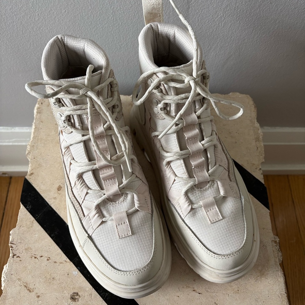 Dr. Martens Cream Lace Up Boots - Picture 4 of 5